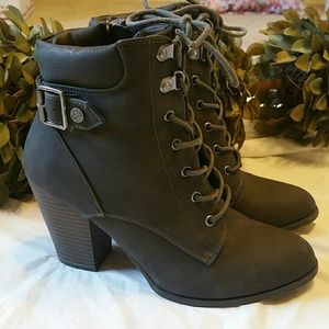 Daisy Fuente boots